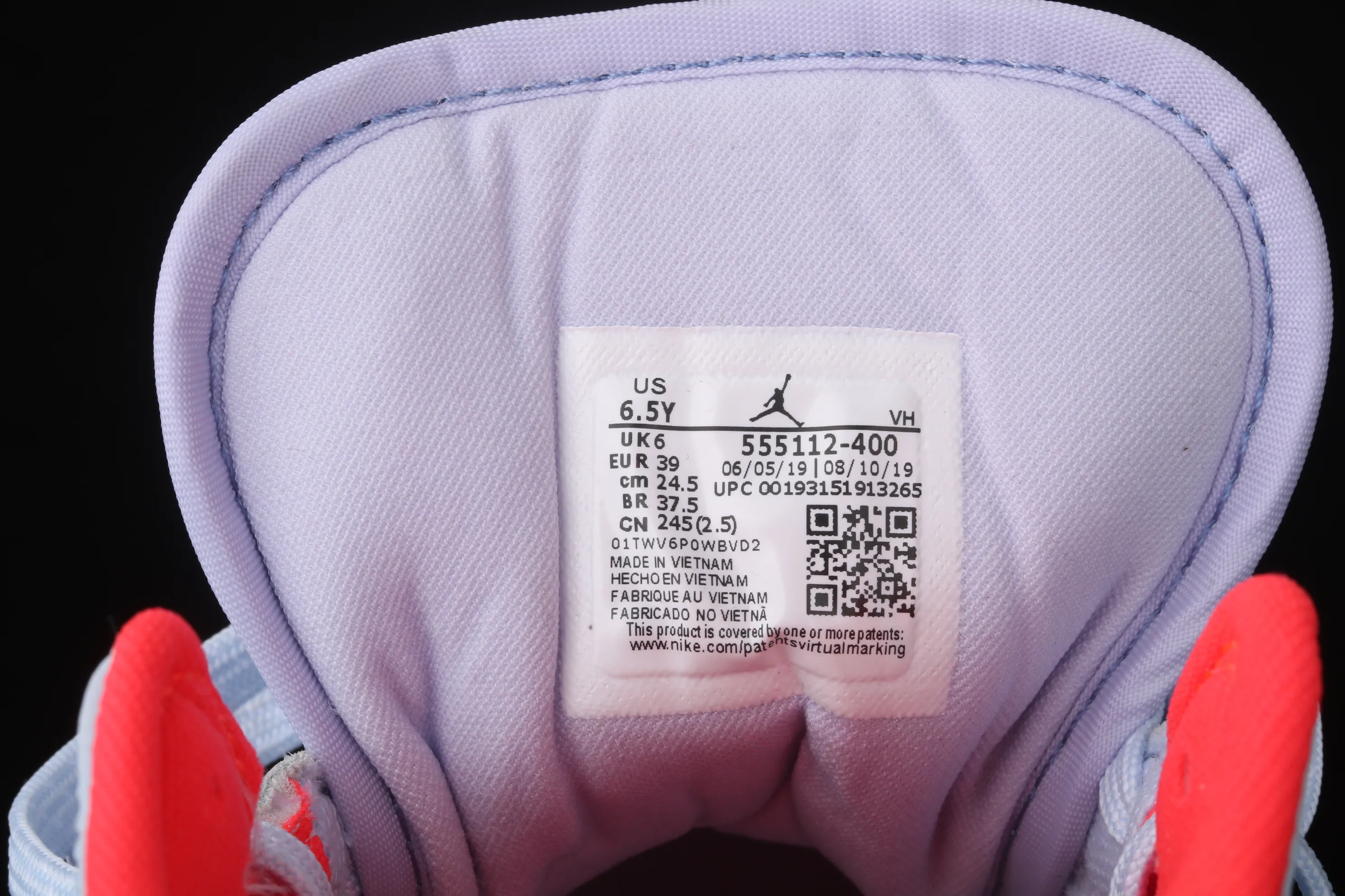 All categories Air Jordan Jordan series basketball shoes Air Jordan 1 Mid Air Jordan 1 Mid AJ1 Joe 1 snowflake ice blue color mid-top basketball shoes 555112-400